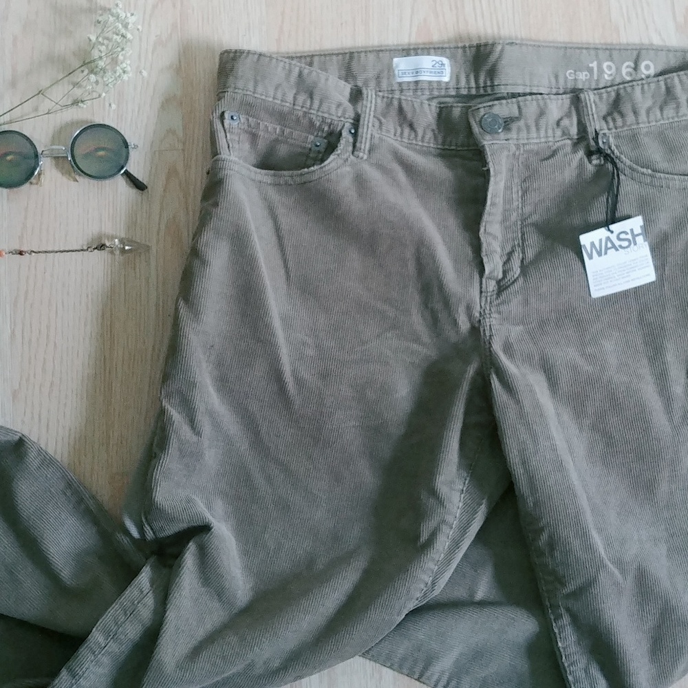 GAP pants sexy Boyfriend dark Corduroy sz 29r NWT